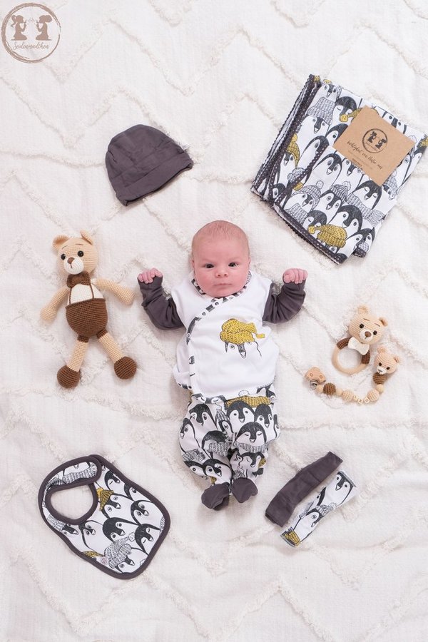 Baby Erstausstattung Starter Set PINGU aus 100% Bio Baumwolle - Farbe: Grau